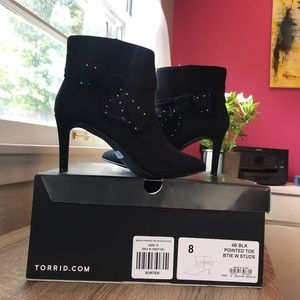 TORRID 🎀BOWTIE & Studs 3” Heel 👠
